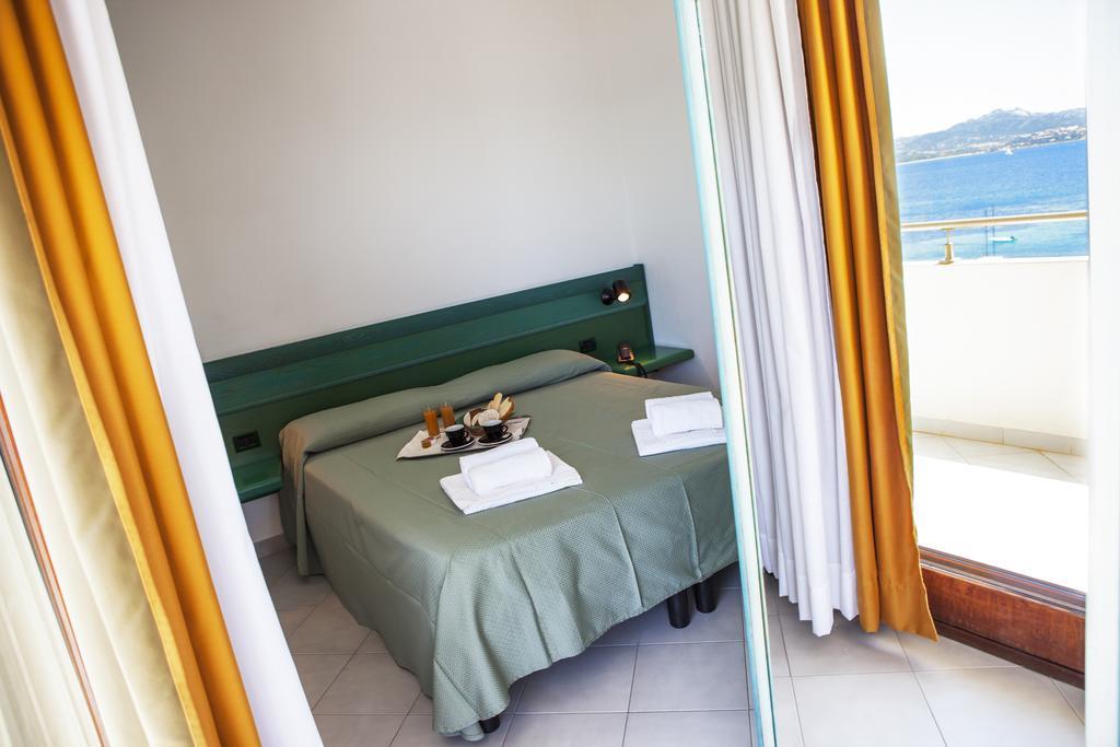 Hotel Miralonga La Maddalena  Ruang foto