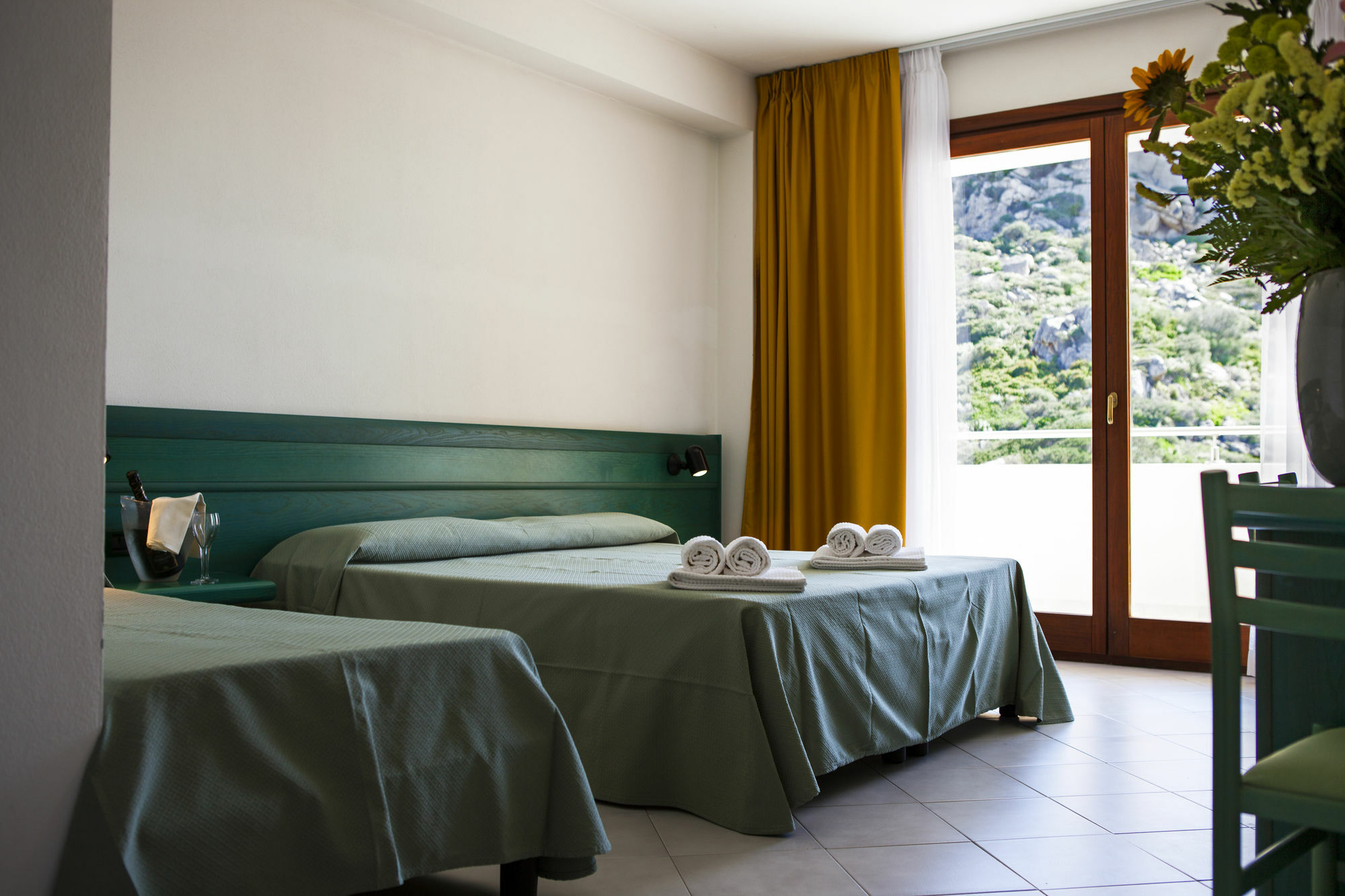 Hotel Miralonga La Maddalena  Bagian luar foto