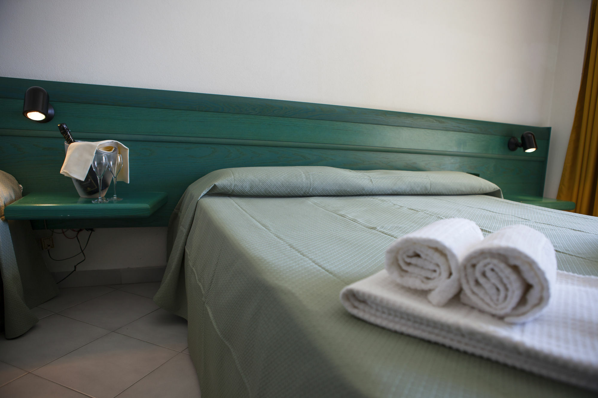 Hotel Miralonga La Maddalena  Bagian luar foto